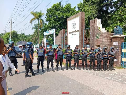 ৩৫ বছর পর রাজশাহী বিশ্ববিদ্যালয়ে রাকসু নির্বাচন সম্পন্ন: শান্তিপূর্ণ পরিবেশে ভোট, ফলাফলের অপেক্ষায় শিক্ষার্থীরা