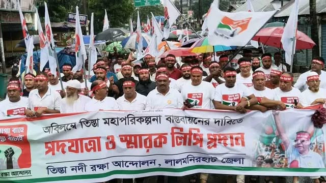 লালমনিরহাটে তিস্তা বাঁচাতে পদযাত্রা ও স্মারকলিপি প্রদান কর্মসূচি অনুষ্ঠিত