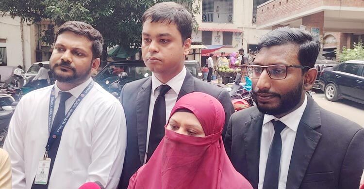 স্বামীর সম্পত্তি পেতে দ্বিতীয় স্ত্রীর মামলা, সৎ সন্তানসহ ৪ জন আসামি