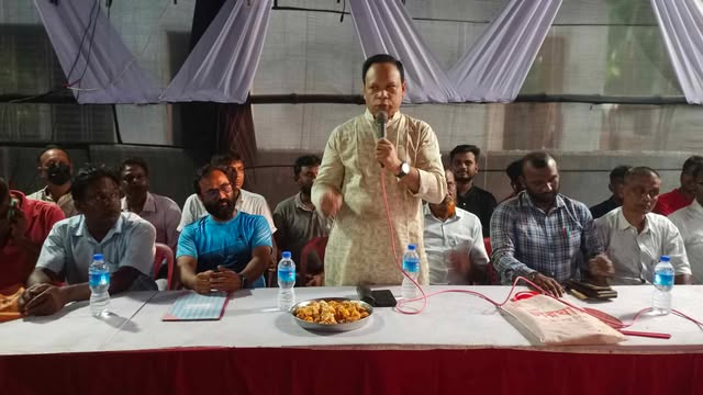 চারঘাট বাঘার বিভিন্ন পূজা মণ্ডপ পরিদর্শনে বিএনপির নেতা মানিক খান