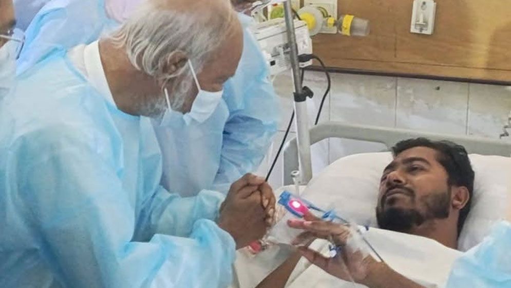 নুরুল হক নুরের শারীরিক অবস্থার উন্নতি, রয়ে গেছে কিছু জটিলতা: ঢামেক পরিচালক
