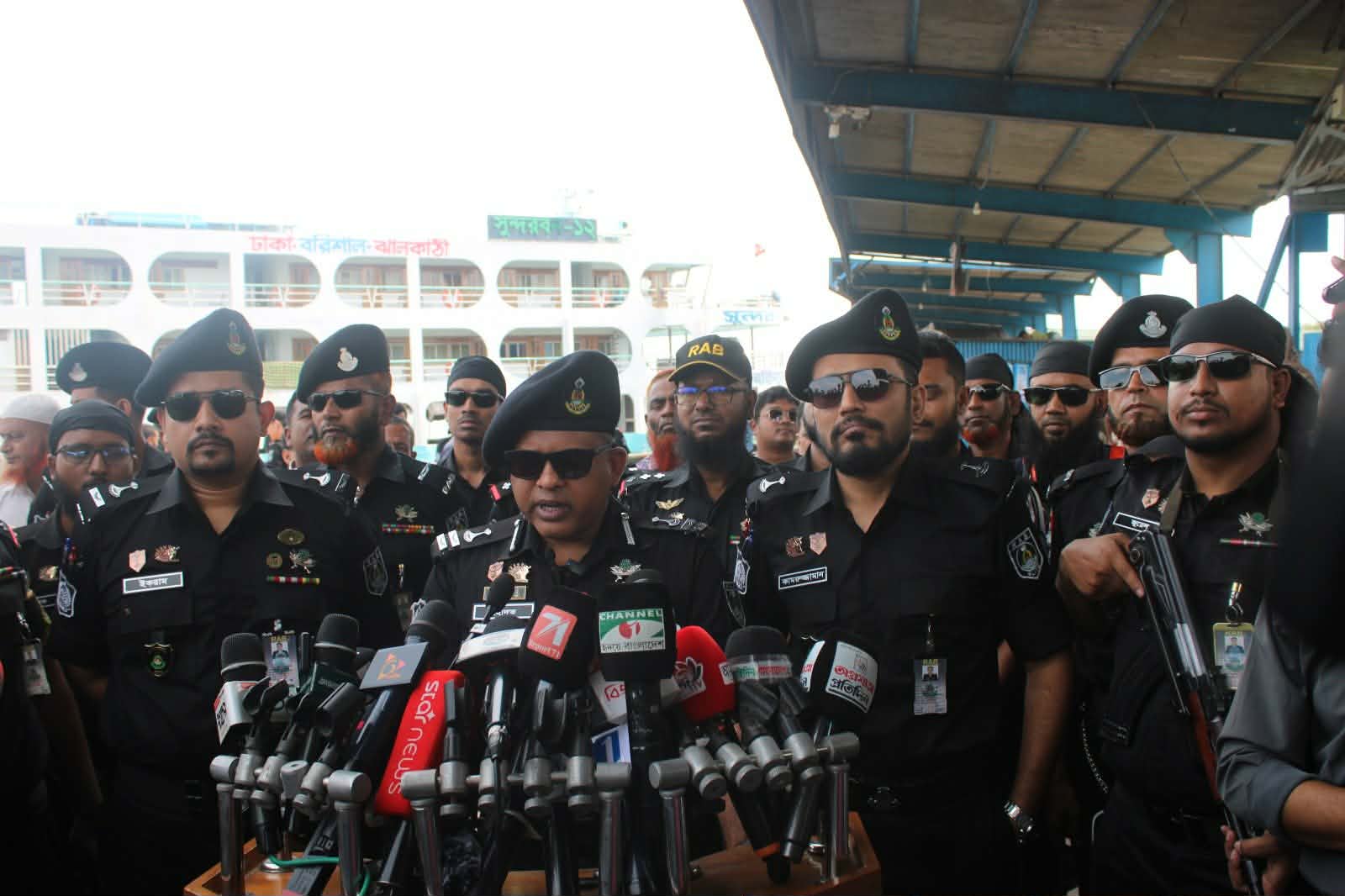 ঈদ উপলক্ষে বরিশালের র‍্যাব-৮ এর অভিযান জোরদার