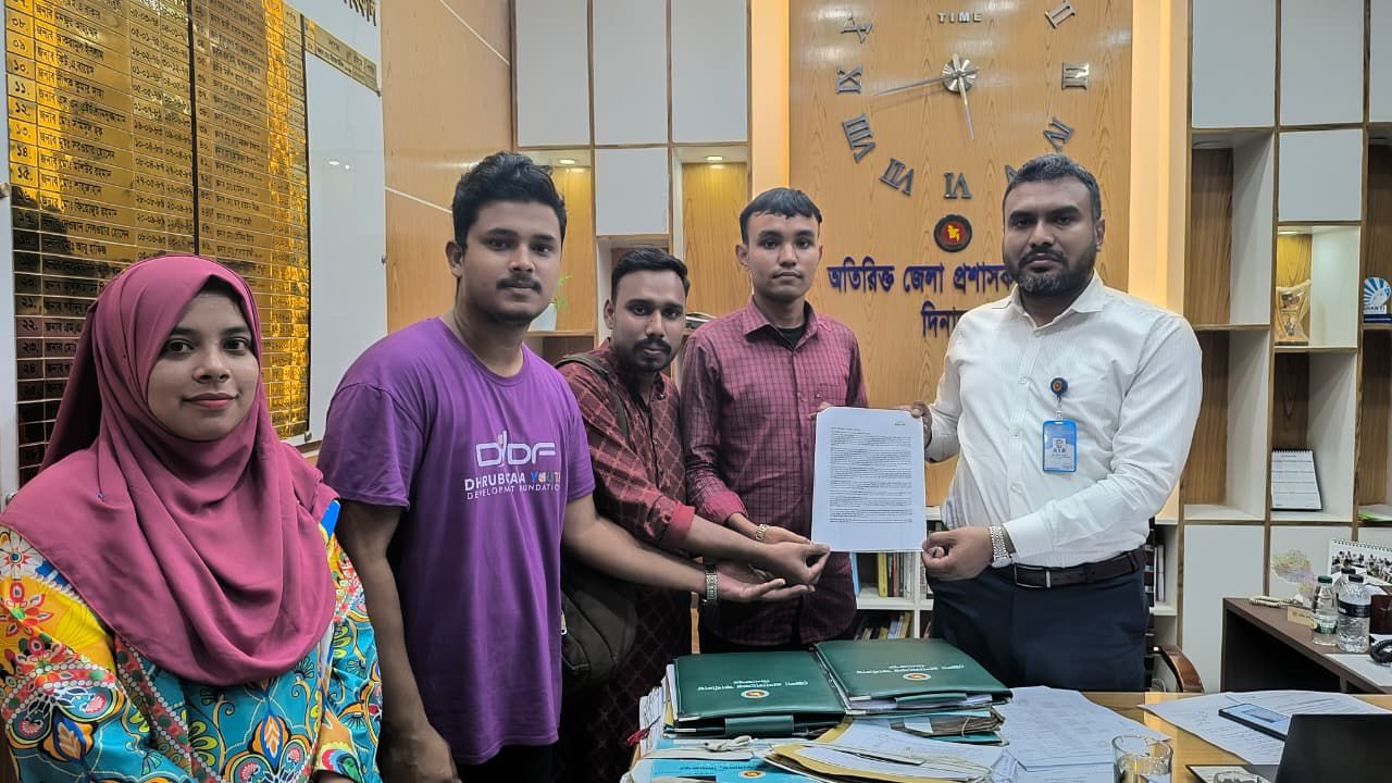 'খাদ্য অধিকার আইন' প্রণয়নের দাবিতে দিনাজপুরে মানববন্ধন ও স্মারকলিপি প্রদান